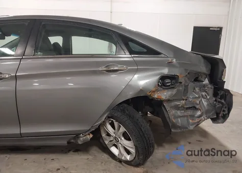 2013 Hyundai Sonata Limited z USA, uszkodzony, nr VIN 5NPEC4AC0DH600121